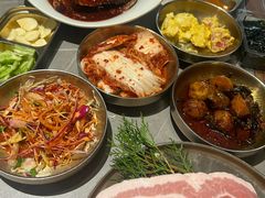 -草家酱蟹炭火烤肉店(珲春南路一店)