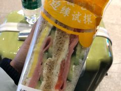 -全家便利店(莲花池东路店)