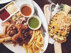 -Chom Cafe and Restaurant
