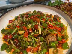 小炒黄牛肉-豆蔻电影主题餐厅(四牌楼店)