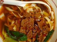 招牌红烧牛肉米粉-呷佬·长沙手工米粉(金沙江路店)