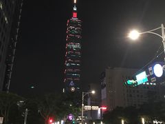 -诚品(信义店)