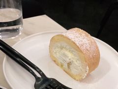 黄桃奶酪卷-大酉·M Coffee(北京美术馆店)