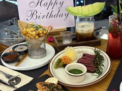 -Mark&Mars Restaurant