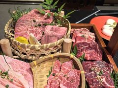 -山川小町·极番烧肉(新地假日广场店)