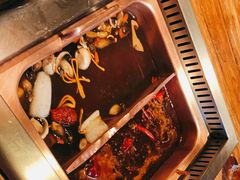 -老牌坊云南鱼豆花火锅(爱建店)