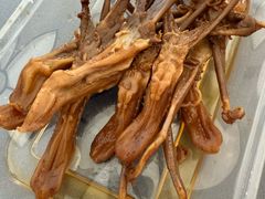 卤鸭舌-蓝精灵饺子店