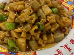 -江城燕子大排档(江汉路步行街店)