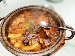 砂锅蝶鱼头-新海渔港·胶东海鲜家常菜·家宴(奥体中心店)