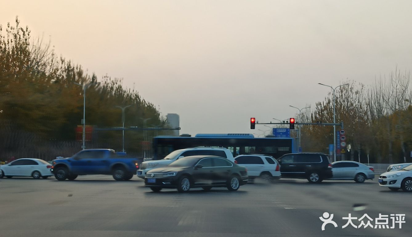 今天来尝了一下炒刀削面