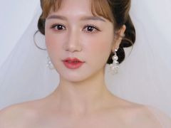 -金夫人化妆摄影职业培训学校