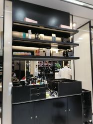 -HAIR CORNER