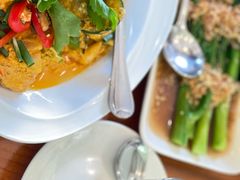 -Chom Cafe and Restaurant
