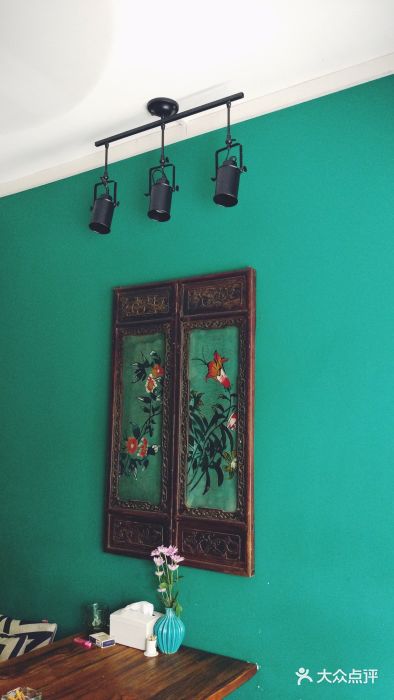在湖边私厨小馆景观位图片
