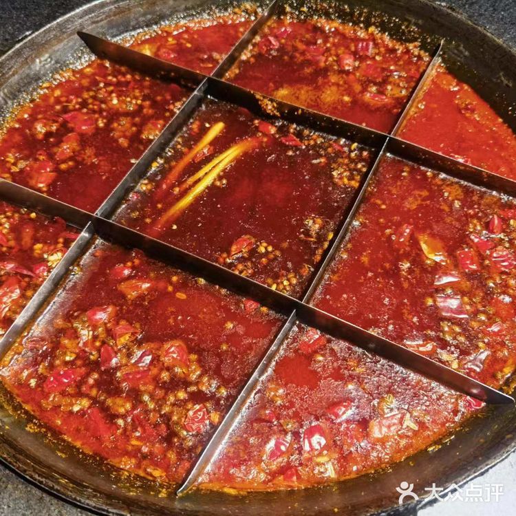 本地人狂夸的重庆火锅!红板凳老火锅