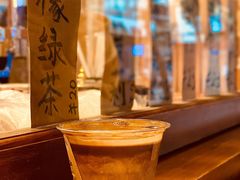 -天井·丑面包搭咖啡