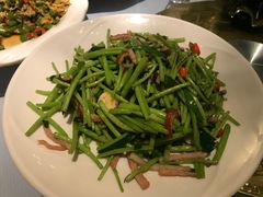 藜蒿炒腊肉-香鼎坊江西菜(国奥店)