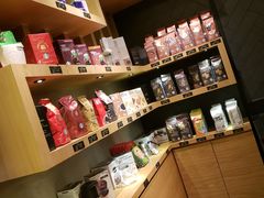 零售区-星巴克(港汇1号办公楼店)