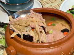 -老滇山寨•云南特色菜•地方菜•民族风情歌舞表演(金碧店)