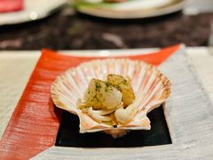 樱花叶包扇贝-Ginza Onodera铁板烧(外滩十八号店)