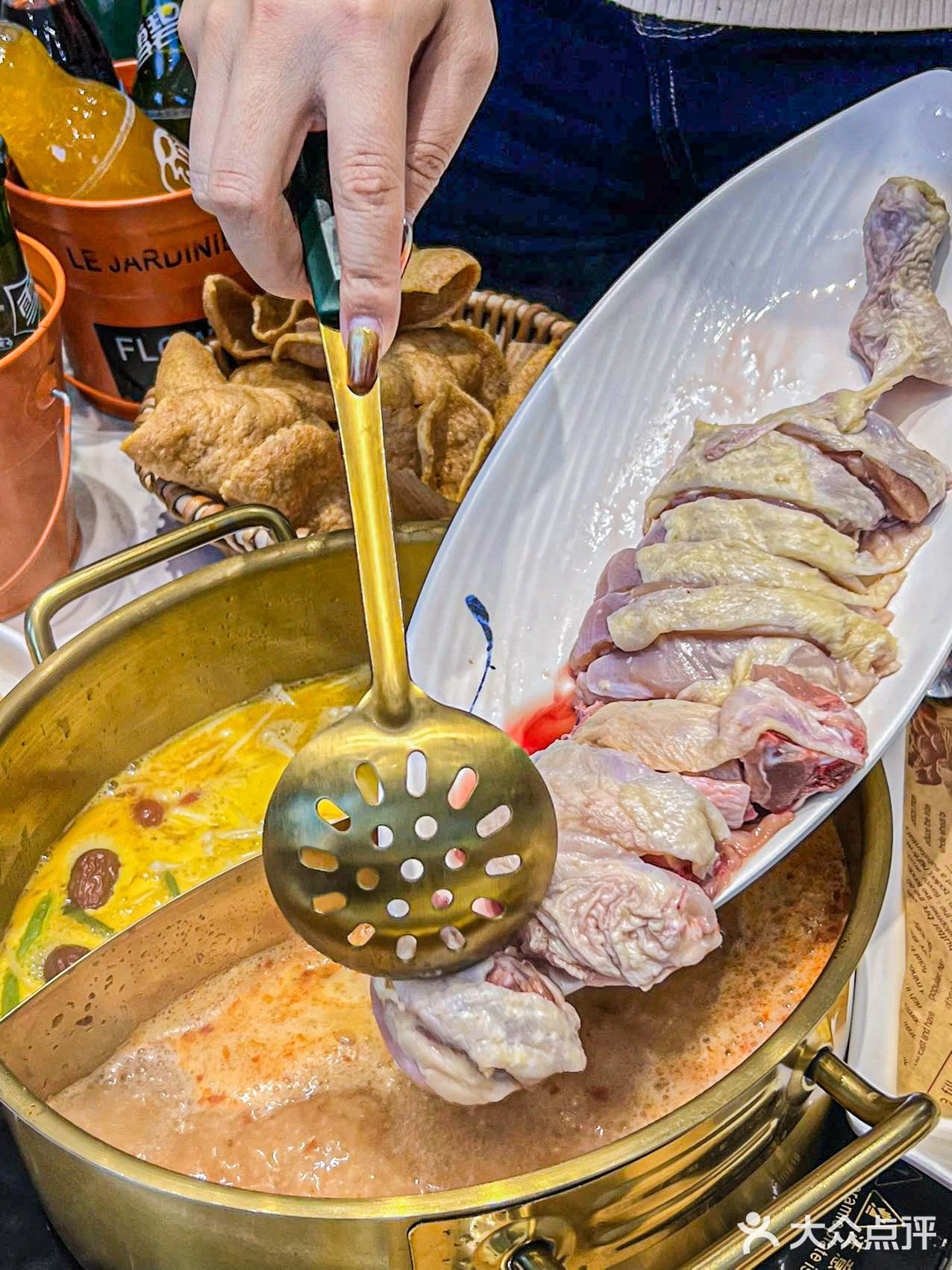 一瞬间让人感觉是在三亚椰林下用餐的氛围感真的绝了