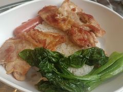 大块鸡扒肠仔饭-公仔堂港式茶餐厅(西村店)
