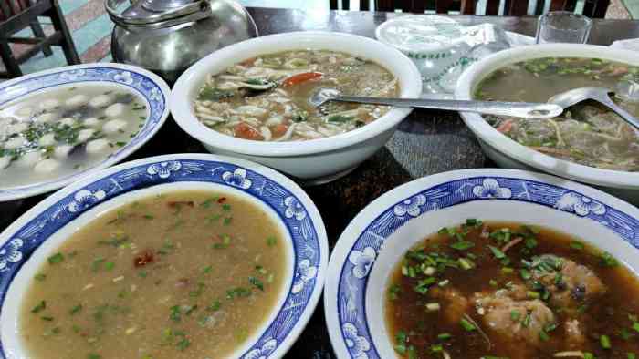 耀耀水席店"本想去管记水席老店,但没想到居然歇业,看.