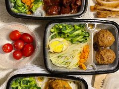 -同济大学本部学苑饮食广场