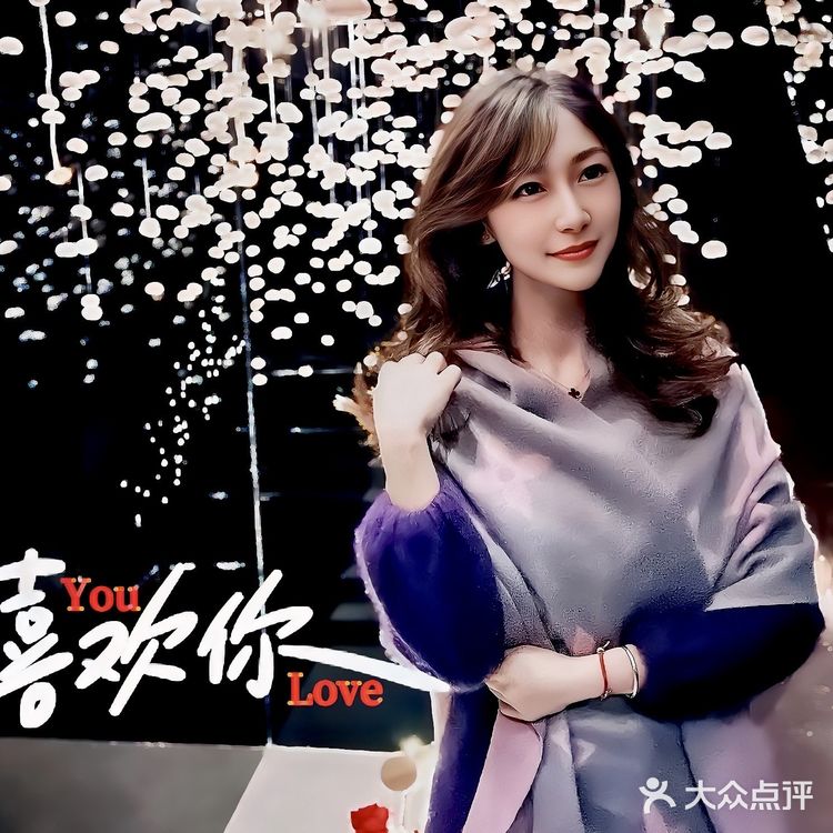 高甜预警｜情人节氛围拉满的烛光晚餐🌹餐厅一楼是玫瑰花花海～