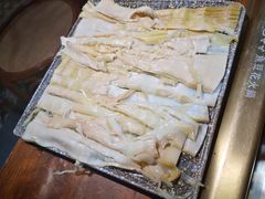 -东巴婆婆云南鱼豆花火锅(大东门店)