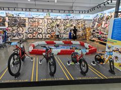 -迪卡侬(西华店)