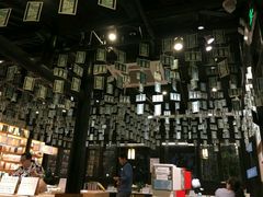 -猫的天空之城概念书店(杭州南宋御街店)