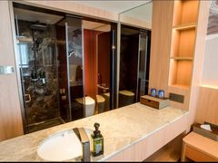 -爱舍海岸酒店(香港中路五四广场店)