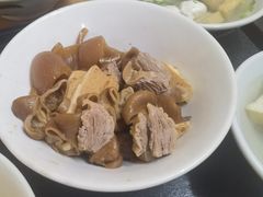 -松树干拌面店