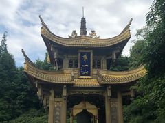 -峨眉山报国寺