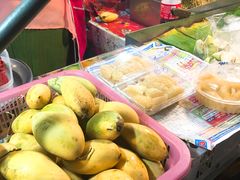 -芒果糯米饭摊子