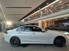 -上海宝信宝马4S店