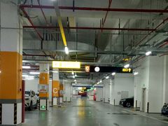 -融创茂-停车场