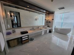 -大连中远海运洲际酒店