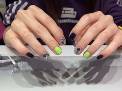 -丽心自助美甲美睫