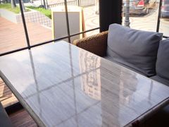 靠窗位-皇后餐厅-煲仔·小菜·打边炉(古北店)