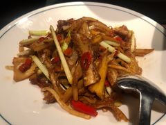 酸萝卜炒卤牛肚-坛宗剁椒鱼头(河西王府井店)