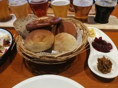 自制面包篮BreadBasket-布拉格餐厅· 中欧捷克菜(全国首店)