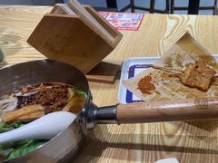 -魔都三兄弟酸辣粉·蘸卤炸串(虹桥万科店)