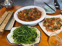 -梁姐啤酒鱼(兴坪古镇店)