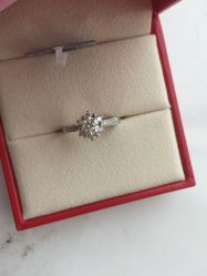 -威德钻石-克拉钻大本营(南京东路店)