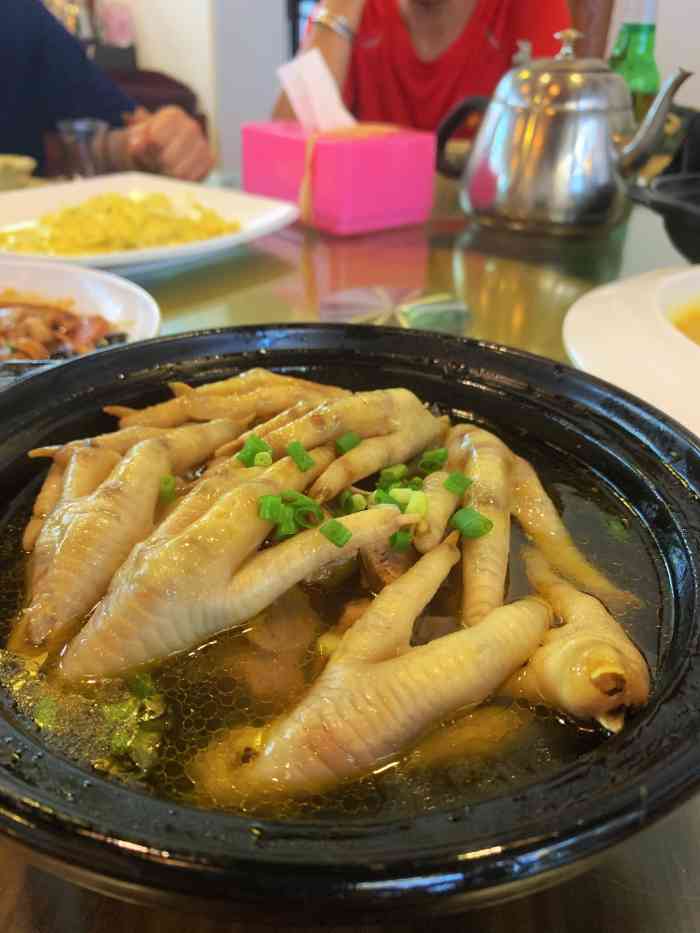 老牛菜馆(惠山古镇店)-"这里的臭豆腐炸的很香脆,淋上酱汁咬一口满.