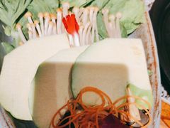 -老牌坊云南鱼豆花火锅(哈西万达店)