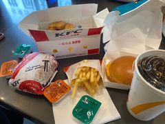 -麦当劳(卫星广场店)