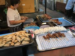 -席娜卡琳火车铁道夜市